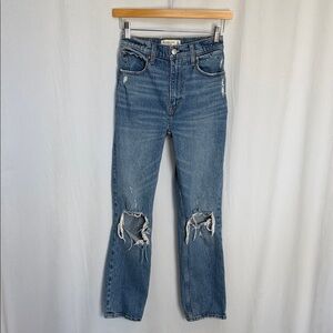 Abercrombie & Fitch The 90s Straight Ultra High Rise Jeans Size 24 Busted Knee